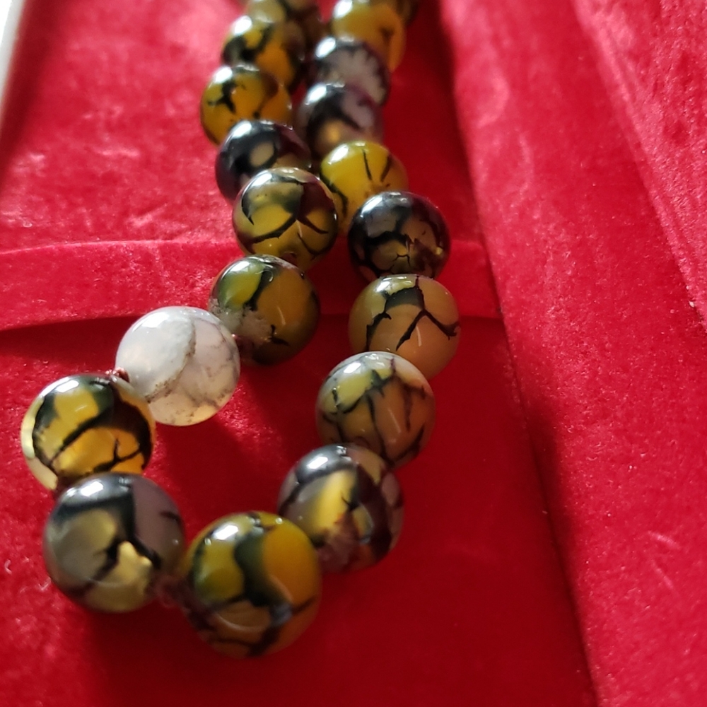 Jade color pearl necklace
